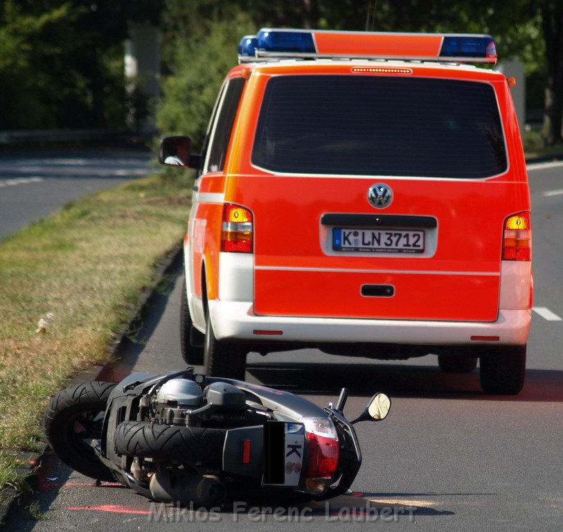 VU Roller PKW Koeln Riehlerstr Amsterdamerstr P61.JPG